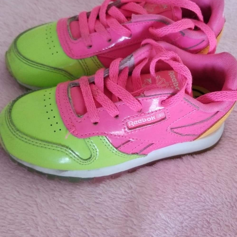 Reebok Toddler girl sneakers...size 8